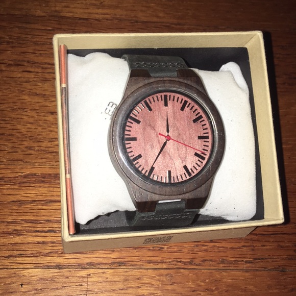 SALE**** NWT Bamboo Wood Watch - Picture 2 of 3